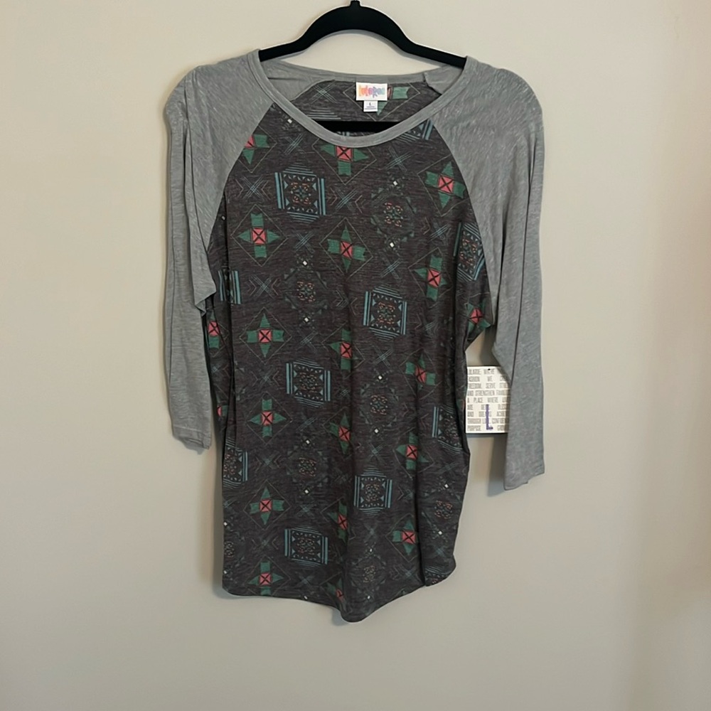 L LuLaRoe Randy Tee